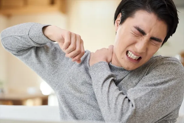 豊中市の当整骨院による肩こり・首の痛みの根本改善施術